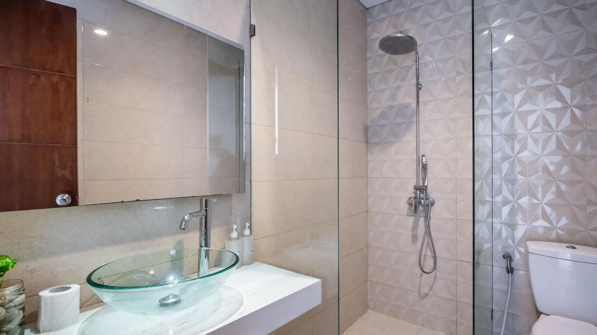 Lovely 3 Bedroom Villa In Kerobokan