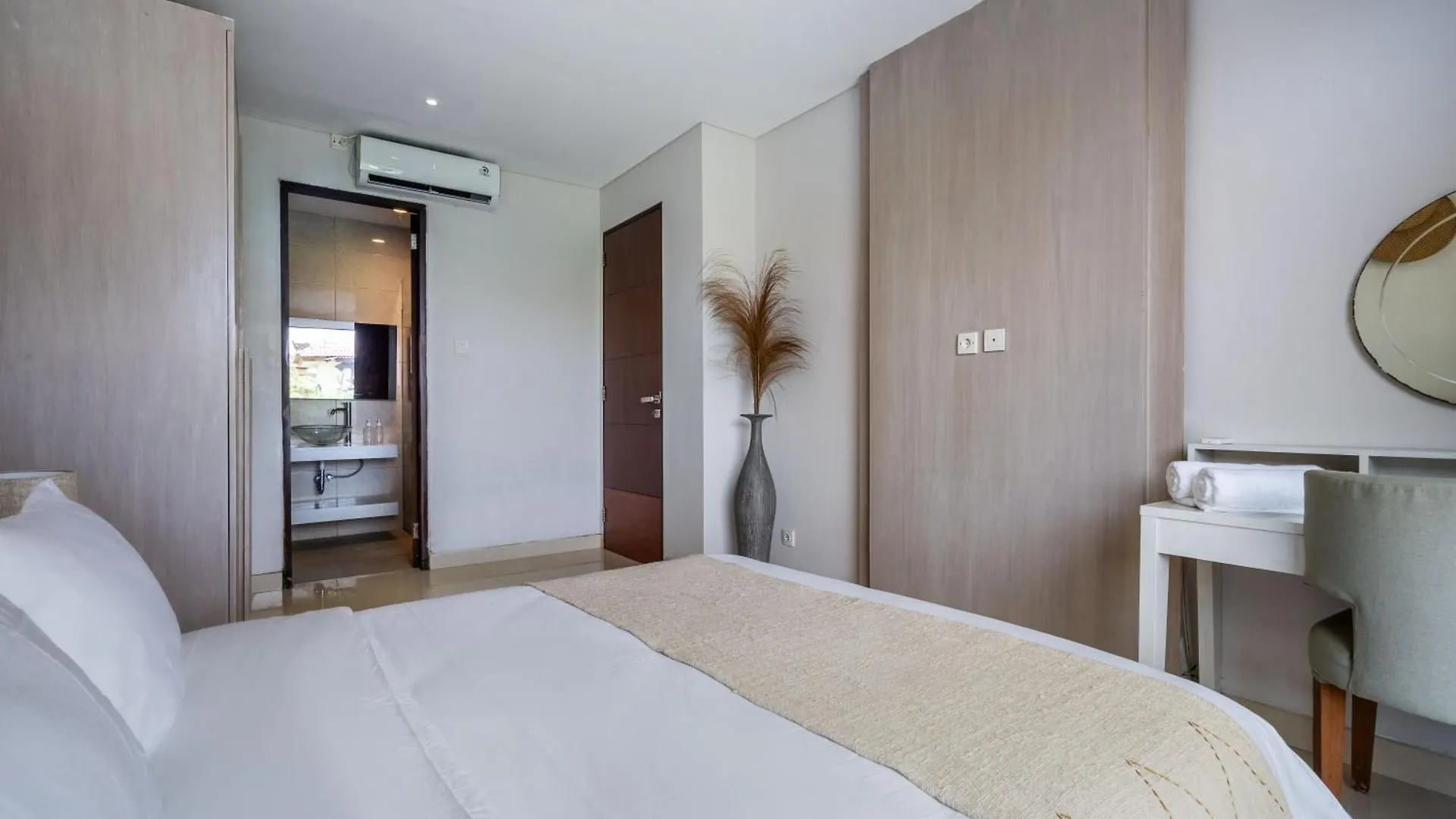 Lovely 3 Bedroom Villa In Kerobokan Indonesia